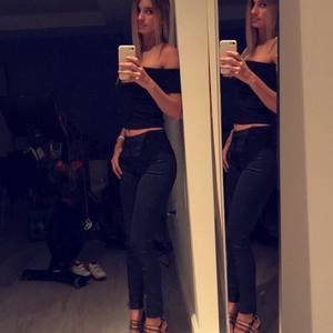 Meet your Posher, Lore